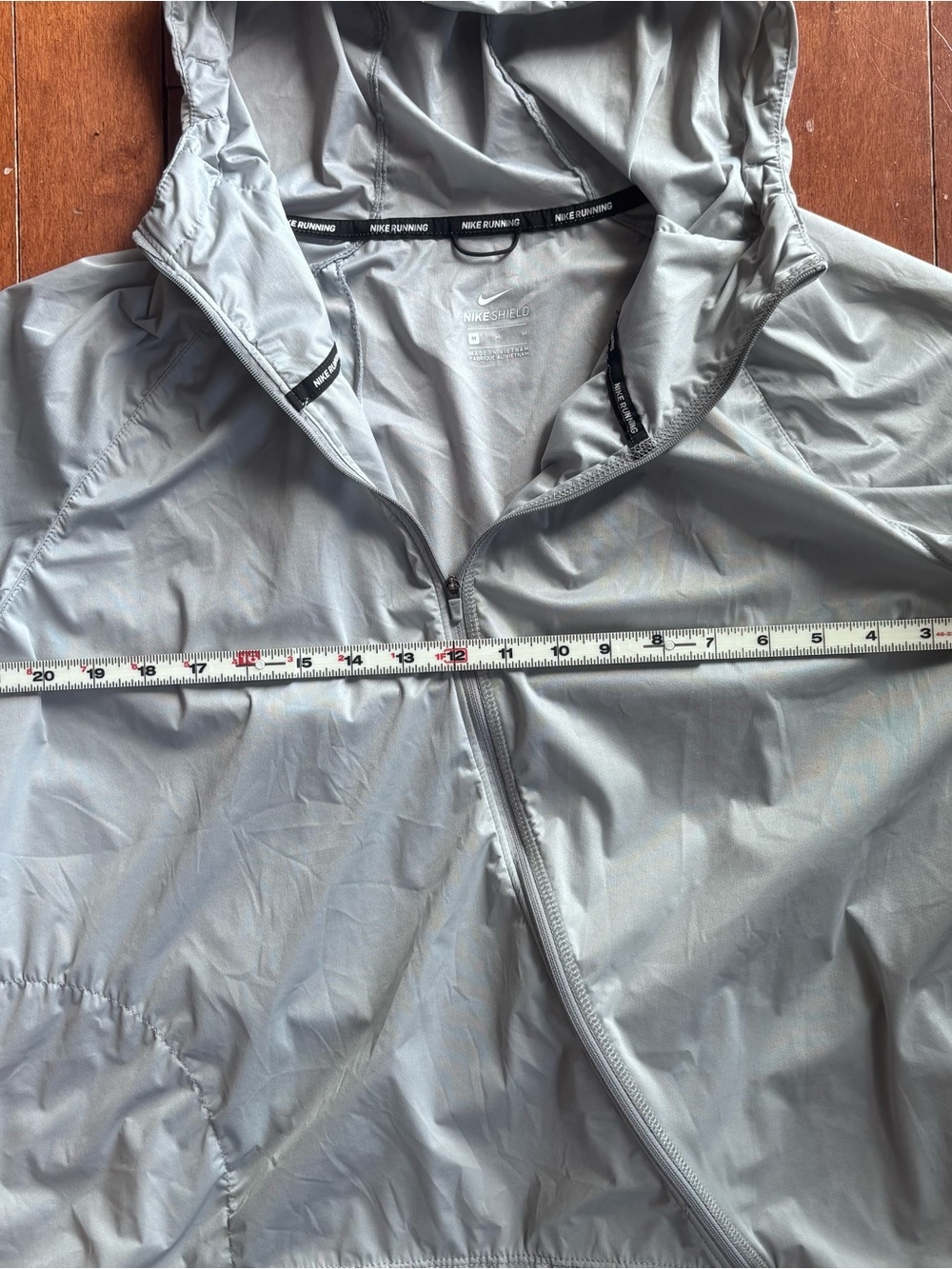Nike Women's Runway Shield Running Jacket Medium Gray - Picture 9 of 10